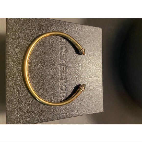 Michael Kor: Watch and Bangle - Picture 3 of 5